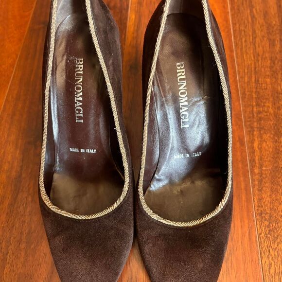 Bruno Magli Women's Brown Pumps - Picture 1 of 8